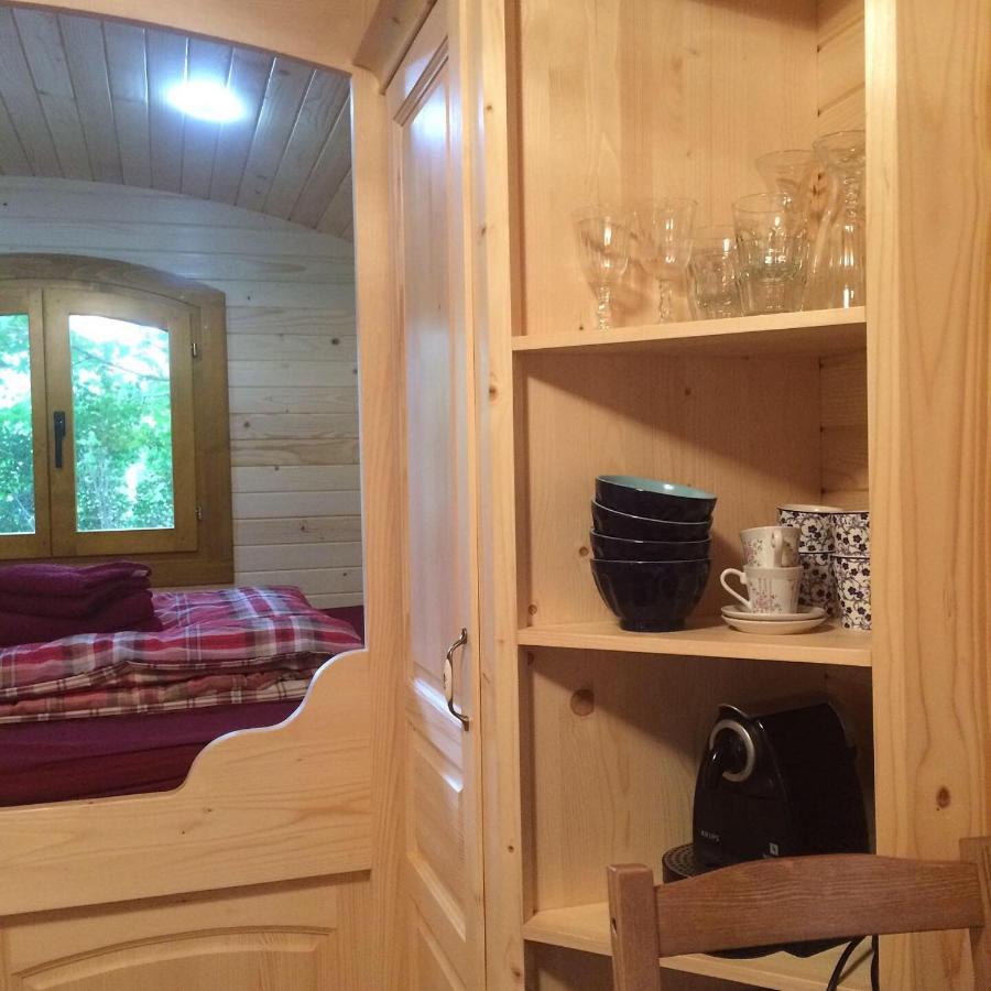 Chambres D'Hotes Et Roulotte Au Bonheur Du Parc Le Breuil  Ngoại thất bức ảnh
