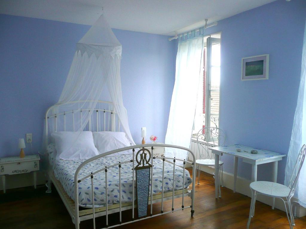 Chambres D'Hotes Et Roulotte Au Bonheur Du Parc Le Breuil  Phòng bức ảnh
