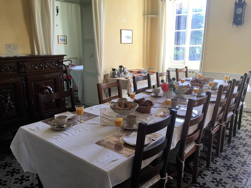 Chambres D'Hotes Et Roulotte Au Bonheur Du Parc Le Breuil  Ngoại thất bức ảnh