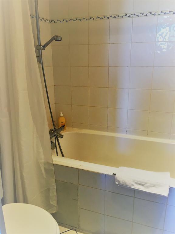 Chambres D'Hotes Et Roulotte Au Bonheur Du Parc Le Breuil  Ngoại thất bức ảnh