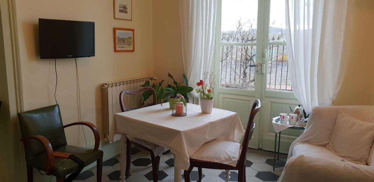 Chambres D'Hotes Et Roulotte Au Bonheur Du Parc Le Breuil  Ngoại thất bức ảnh
